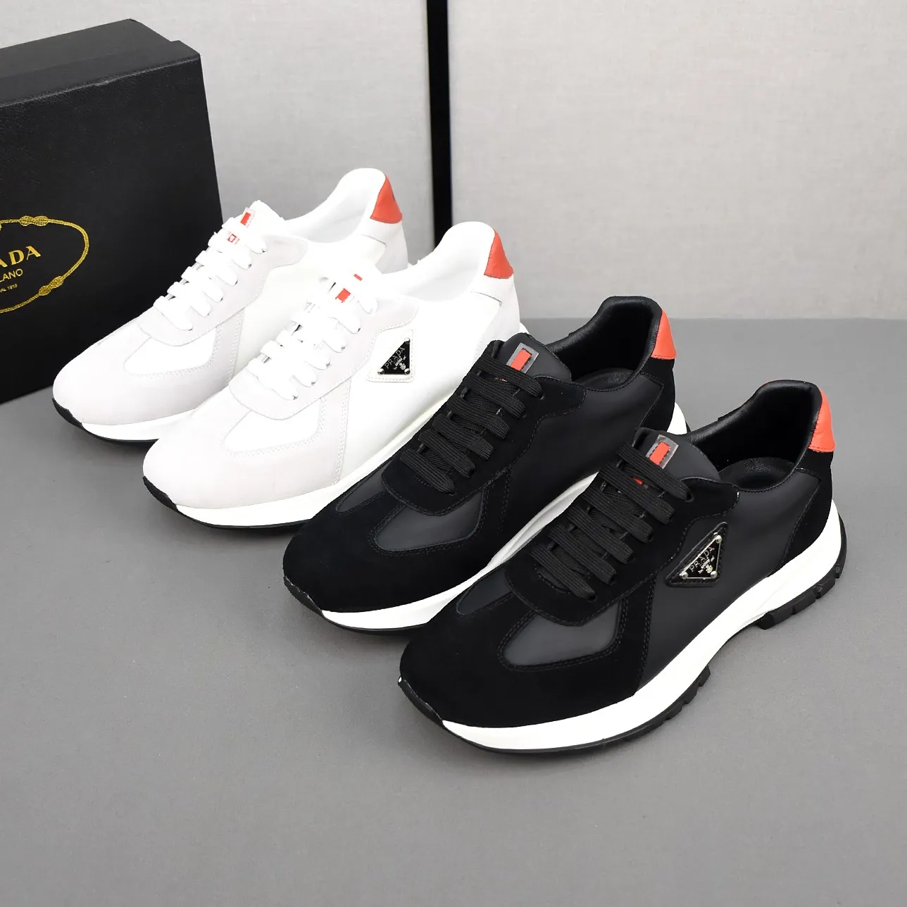 PP500👟👟👟【PRADA】The upper is made of first-layer cowhide, sheepskin lining, and ultra-light soft elastic PU outsole. Men's size 38-44 (just choose according to your usual wearing size).